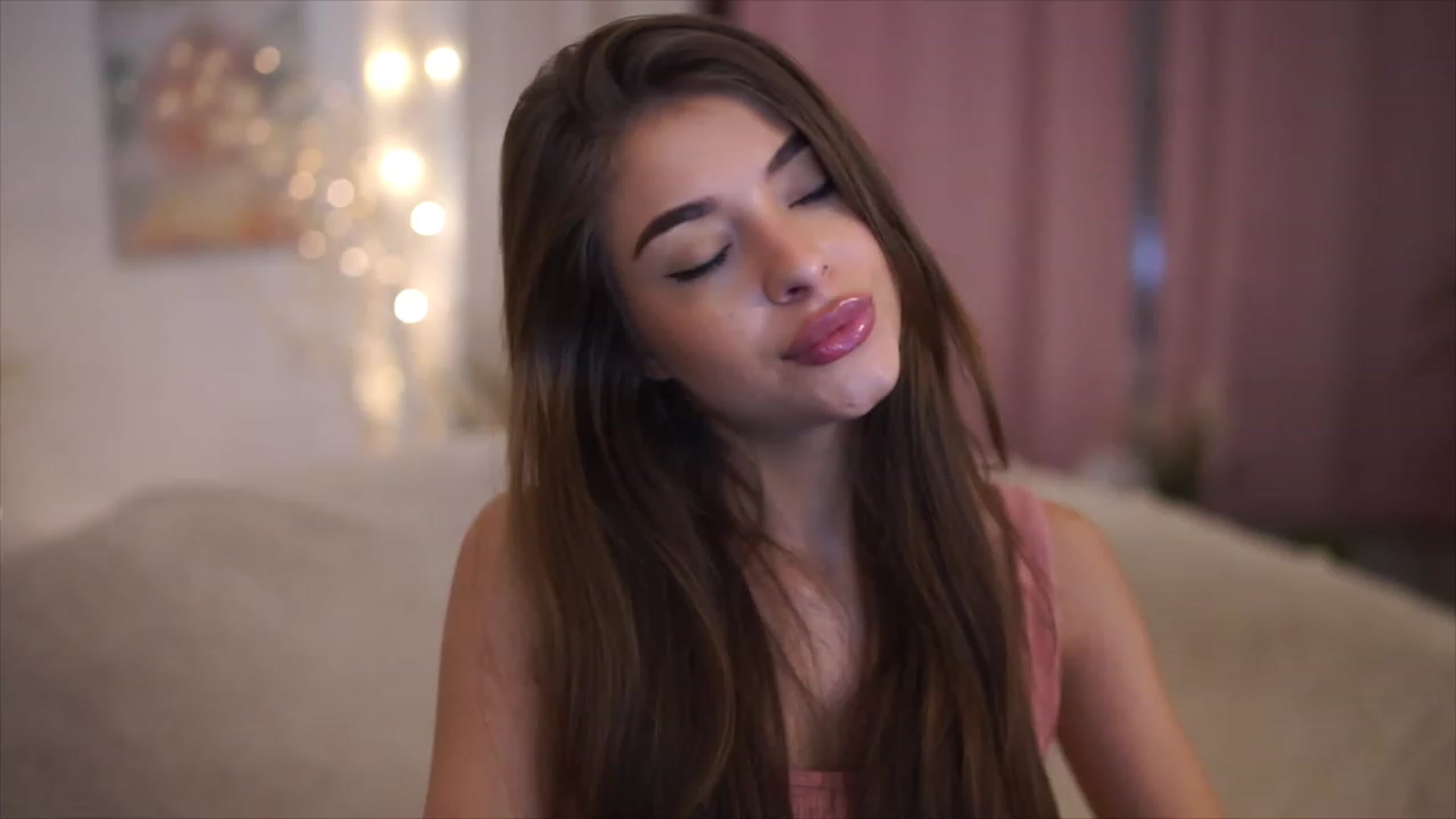 Gallery image thumbnail from Patrascanu333's myfreecams stream on, 01/02/2023, 15:57 image 12 of 20