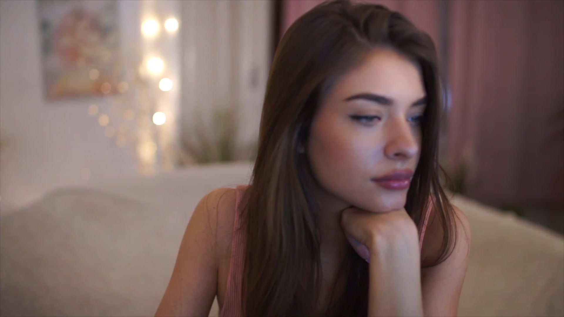 Gallery image thumbnail from Patrascanu333's myfreecams stream on, 01/02/2023, 15:57 image 15 of 20