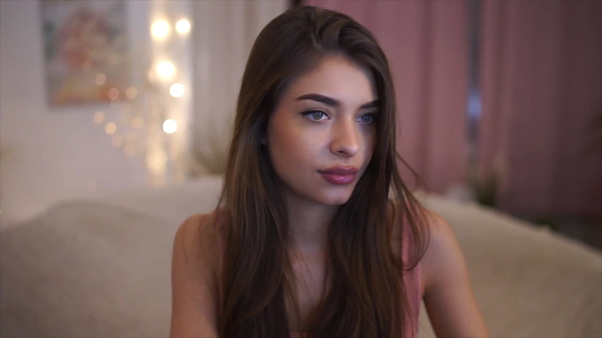 Gallery image thumbnail from Patrascanu333's myfreecams stream on, 01/02/2023, 15:57 image 17 of 20