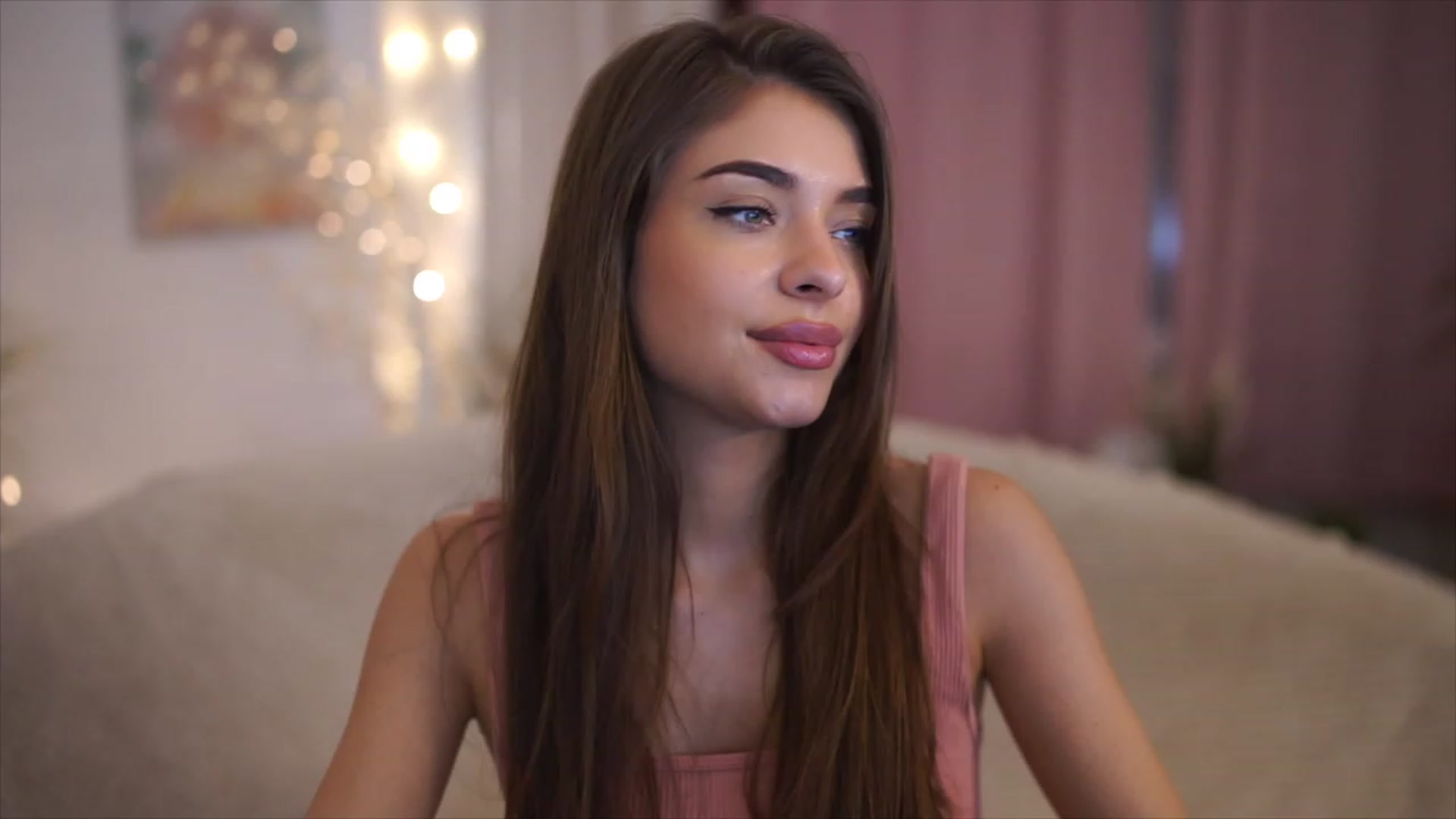 Gallery image thumbnail from Patrascanu333's myfreecams stream on, 01/02/2023, 17:26 image 4 of 20