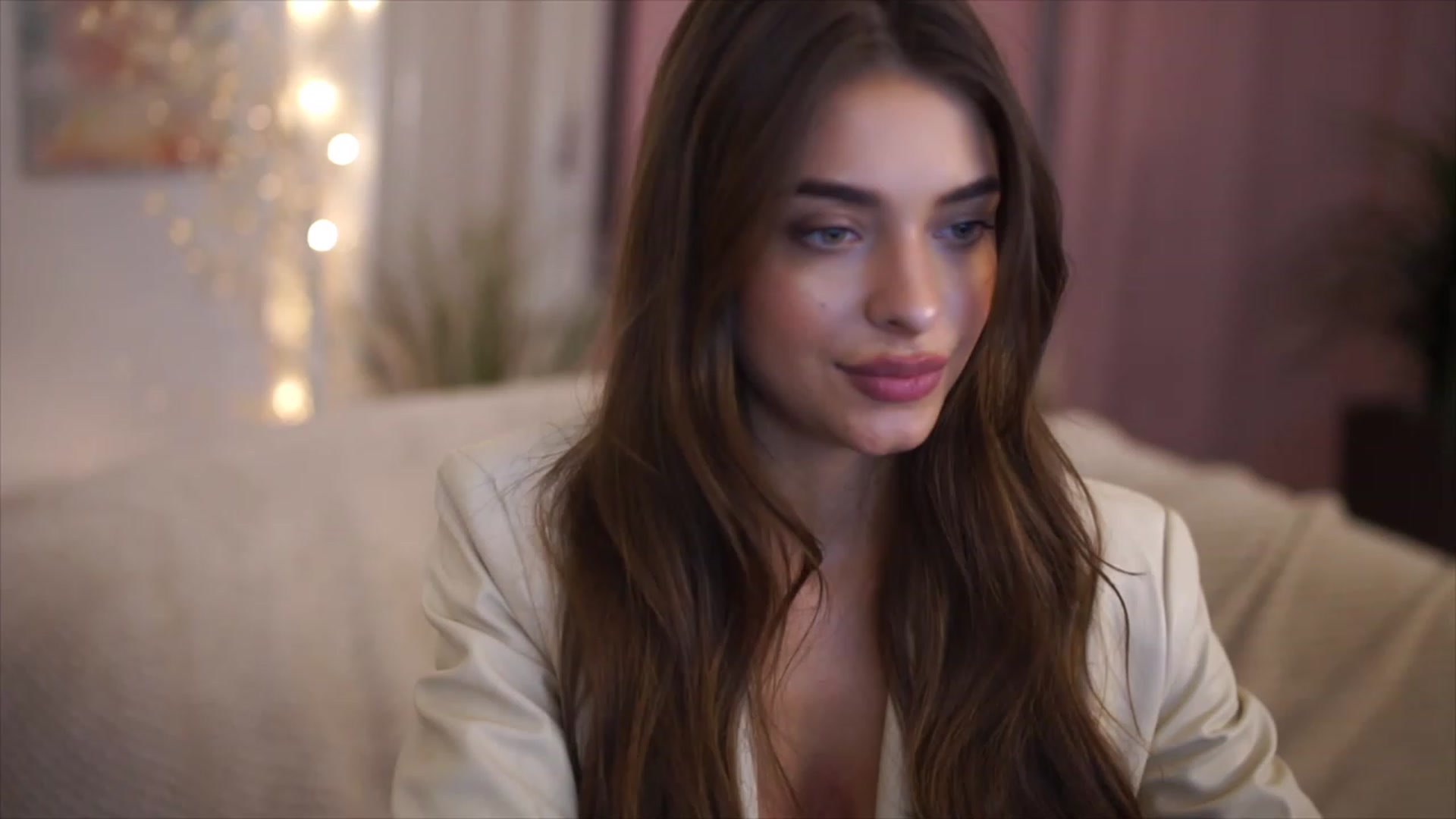 Gallery image thumbnail from Patrascanu333's myfreecams stream on, 01/08/2023, 21:08 image 1 of 20