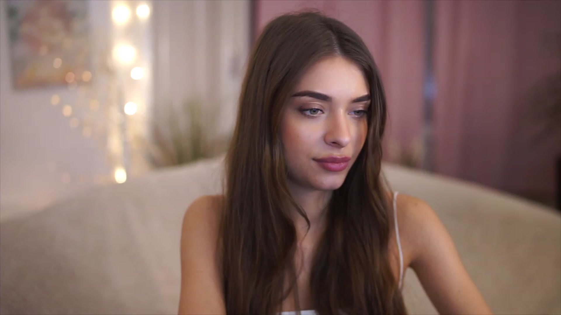 Gallery image thumbnail from Patrascanu333's myfreecams stream on, 01/09/2023, 18:34 image 18 of 20