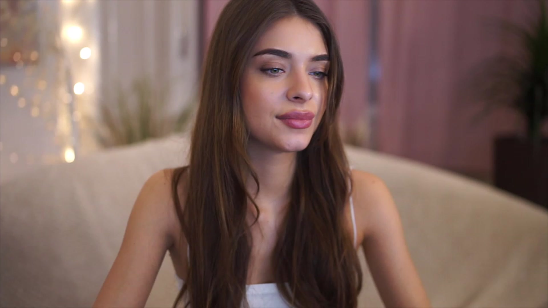 Gallery image thumbnail from Patrascanu333's myfreecams stream on, 01/09/2023, 18:34 image 12 of 20