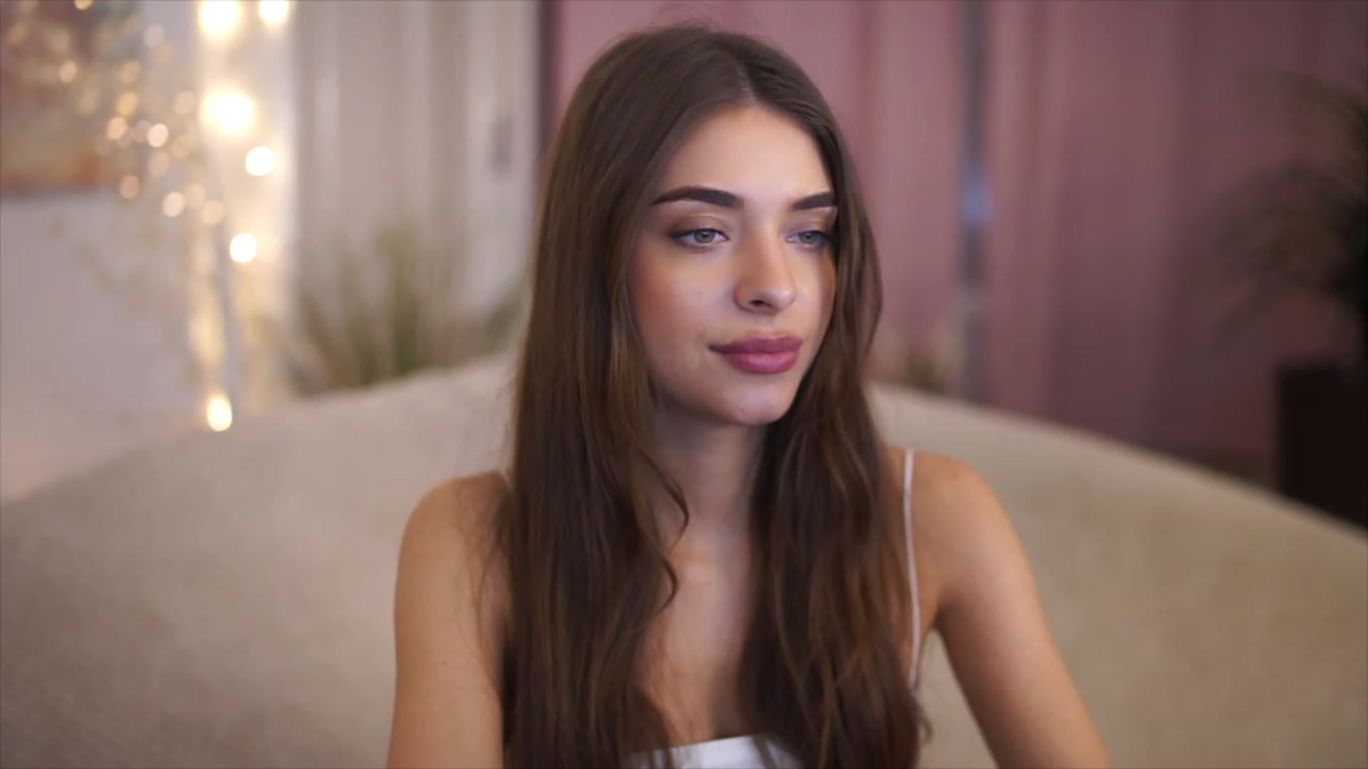 Gallery image thumbnail from Patrascanu333's myfreecams stream on, 01/09/2023, 18:34 image 4 of 20