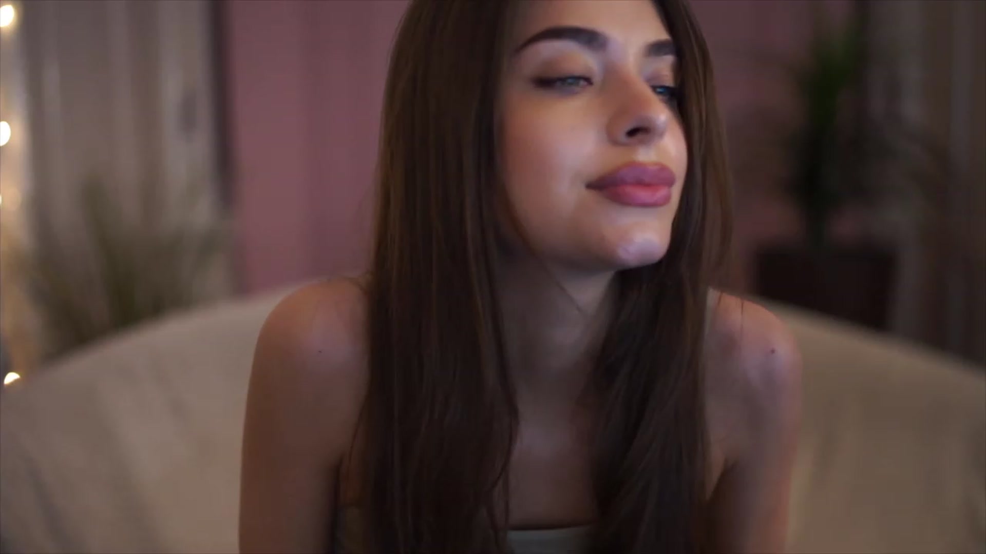 Gallery image thumbnail from Patrascanu333's myfreecams stream on, 01/12/2023, 17:33 image 16 of 20