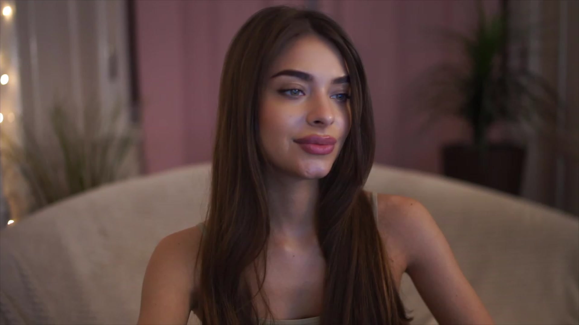 Gallery image thumbnail from Patrascanu333's myfreecams stream on, 01/12/2023, 17:33 image 12 of 20