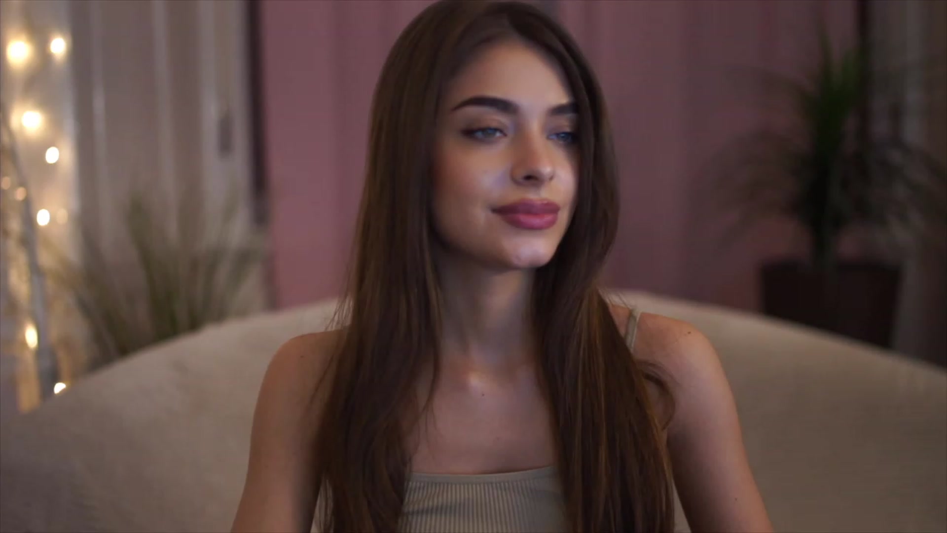 Gallery image thumbnail from Patrascanu333's myfreecams stream on, 01/12/2023, 17:33 image 4 of 20