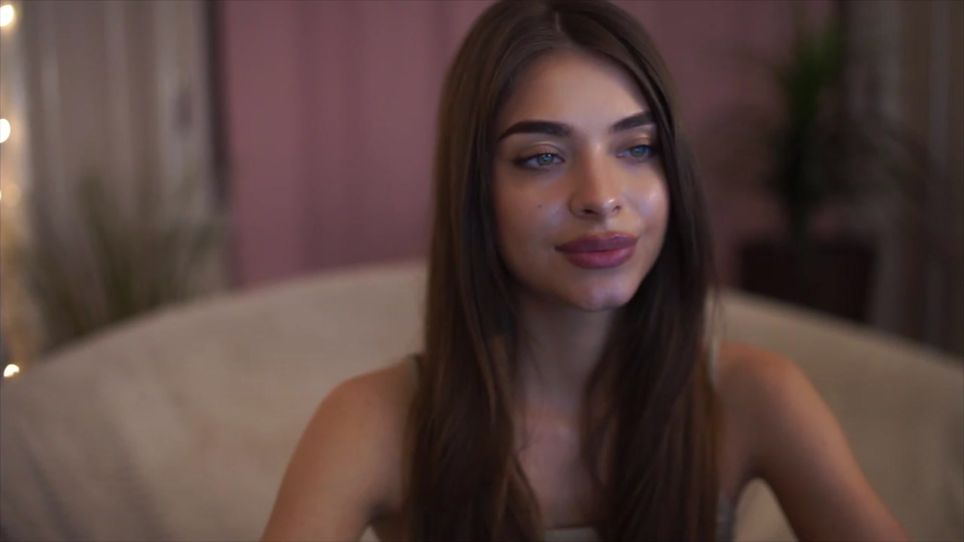 Gallery image thumbnail from Patrascanu333's myfreecams stream on, 01/12/2023, 17:33 image 19 of 20