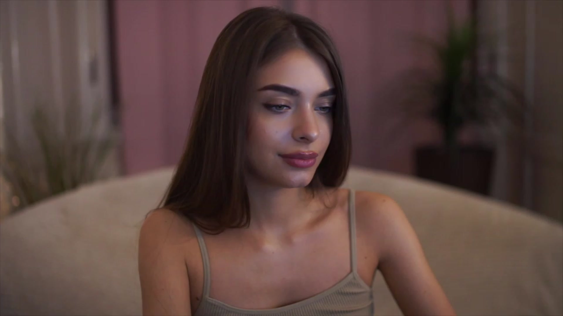 Gallery image thumbnail from Patrascanu333's myfreecams stream on, 01/12/2023, 17:33 image 3 of 20