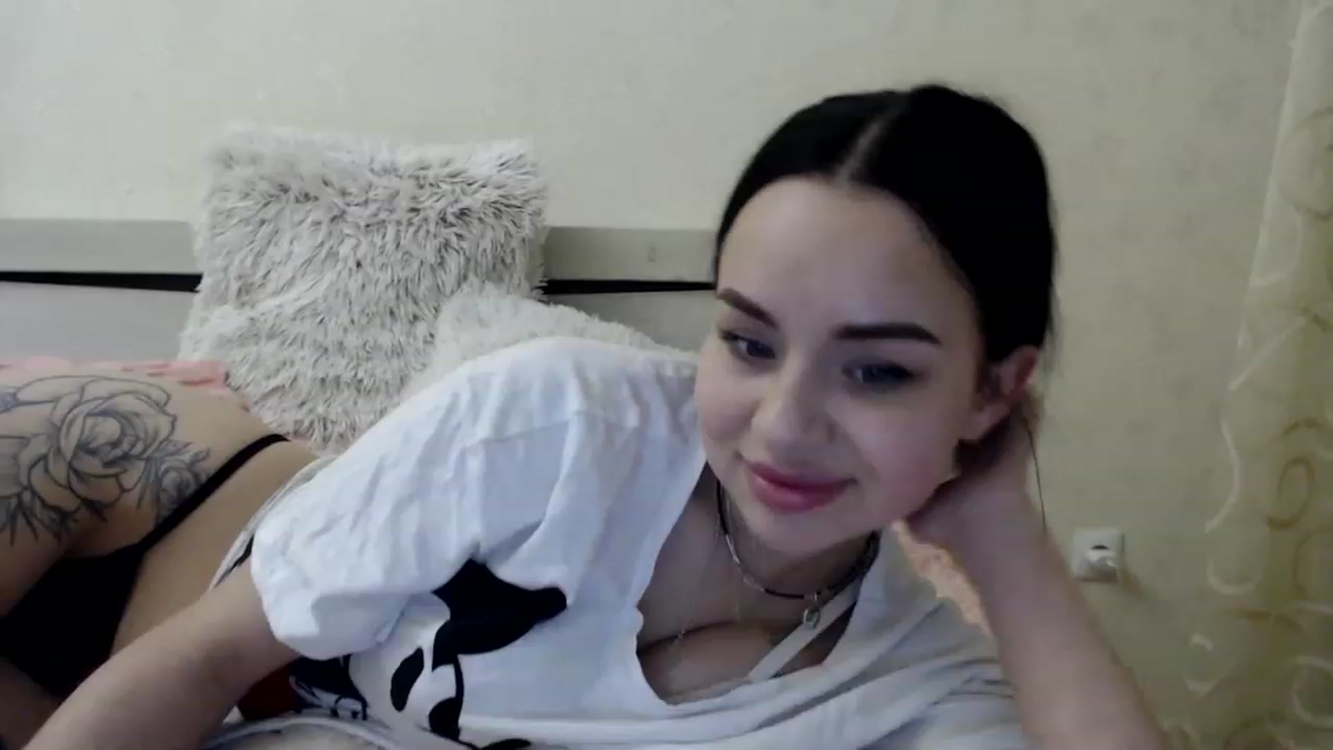 Gallery image thumbnail from Patri_'s myfreecams stream on, 04/02/2023, 23:11 image 4 of 20
