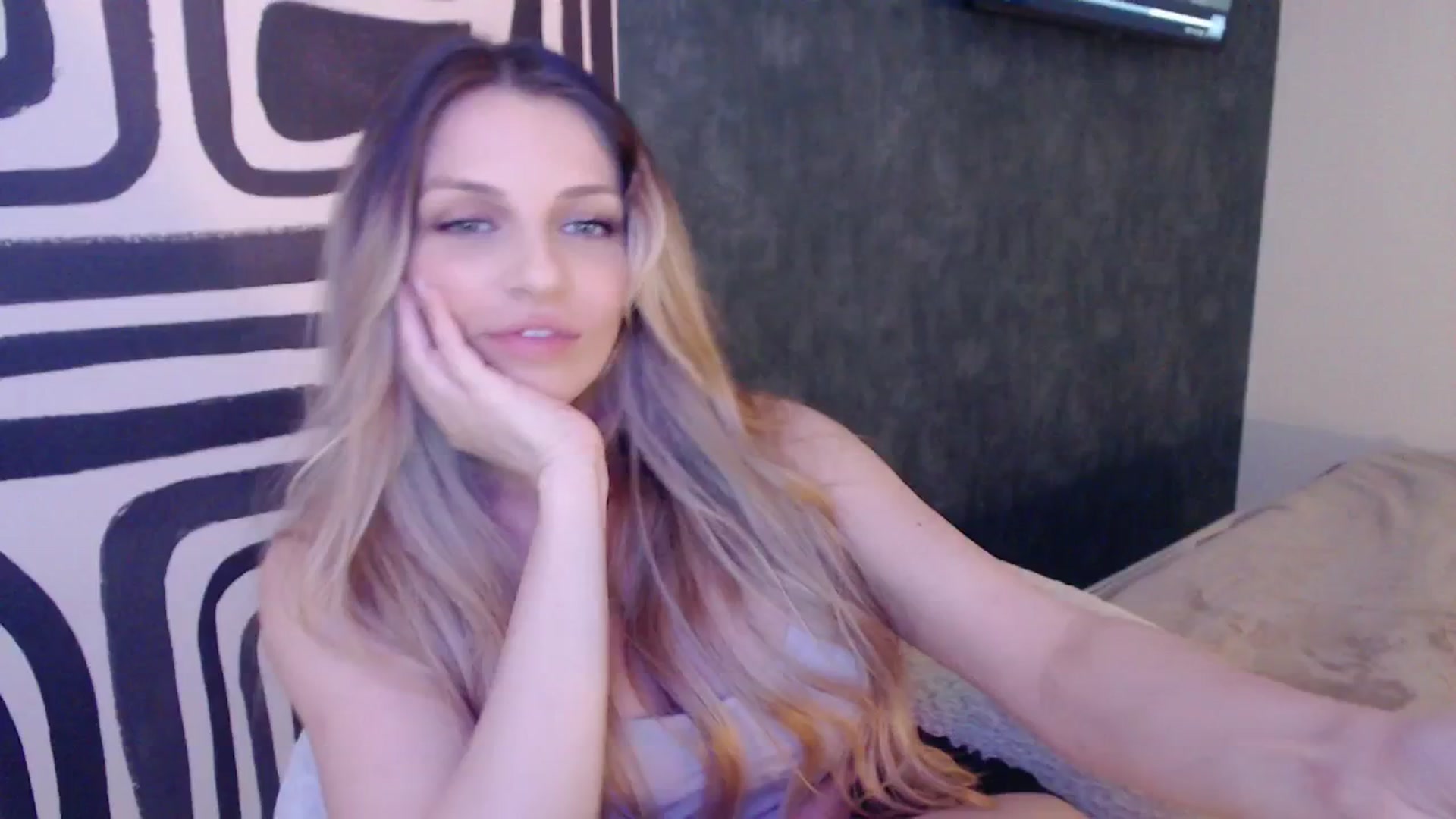 Gallery image thumbnail from Patriciaah's myfreecams stream on, 07/07/2025, 06:40 image 20 of 20
