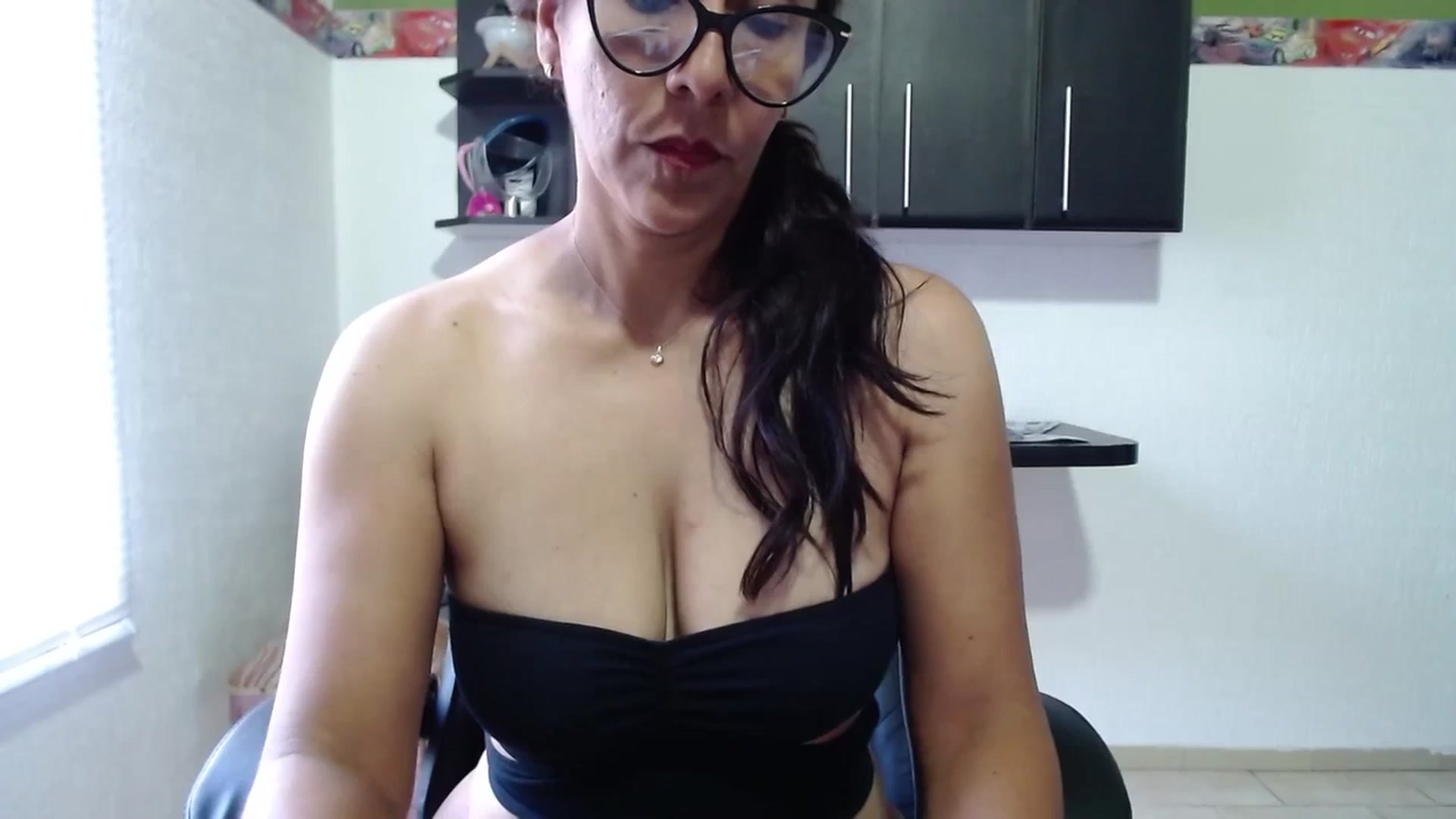 Gallery image thumbnail from PatyLau's myfreecams stream on, 10/27/2023, 15:00 image 8 of 20