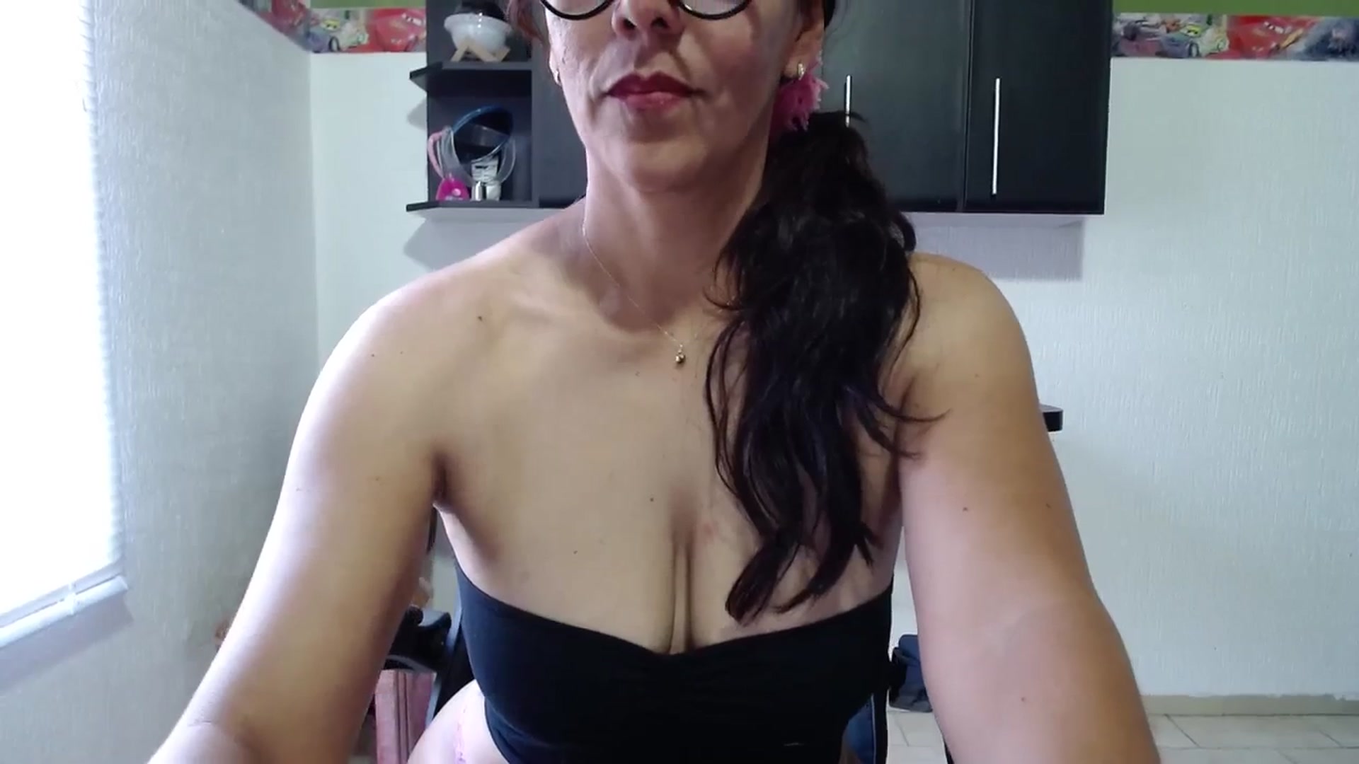 Gallery image thumbnail from PatyLau's myfreecams stream on, 10/27/2023, 15:00 image 7 of 20