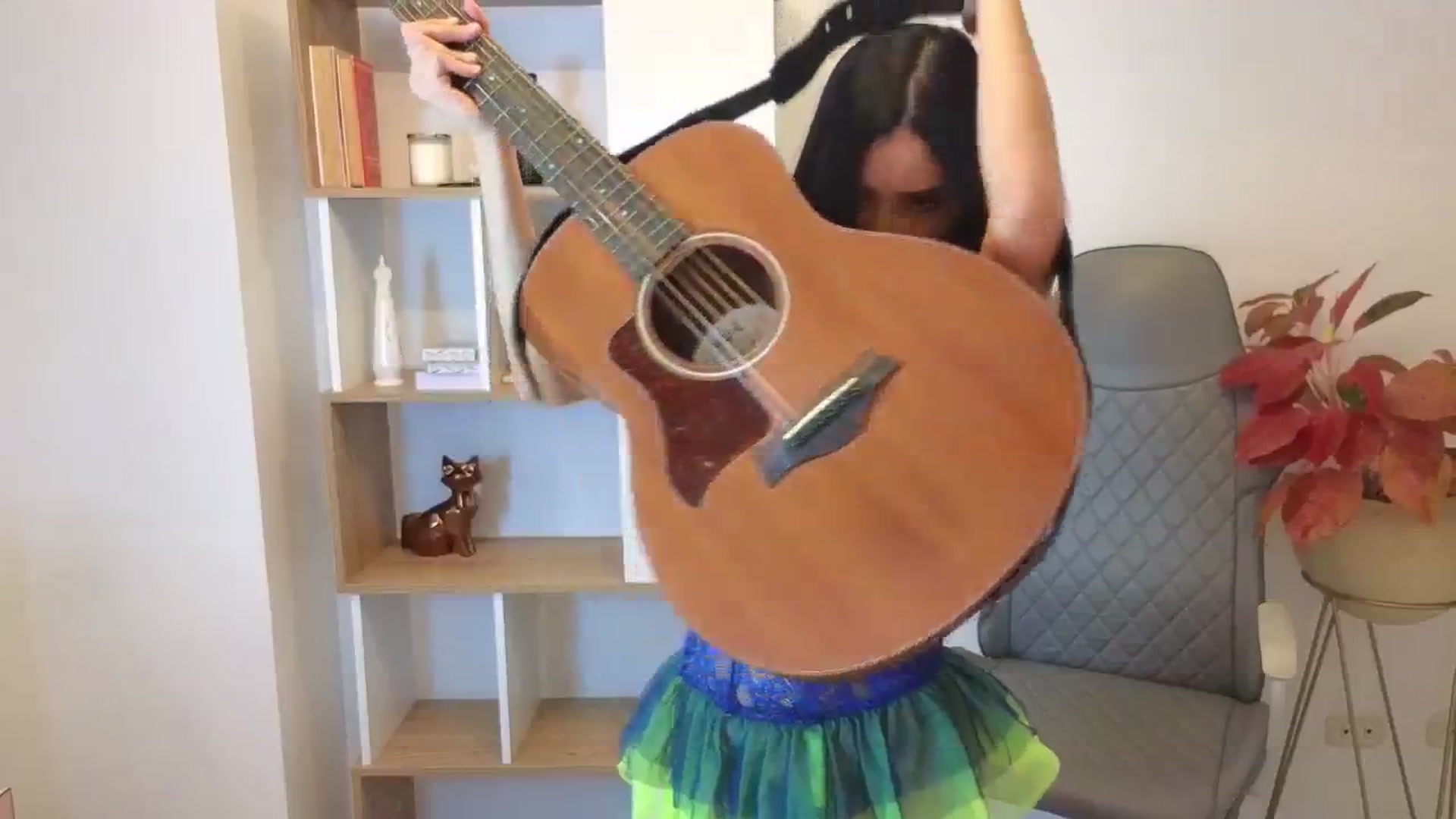Gallery image thumbnail from PaulaFer's myfreecams stream on, 04/19/2026, 05:17 image 2 of 20
