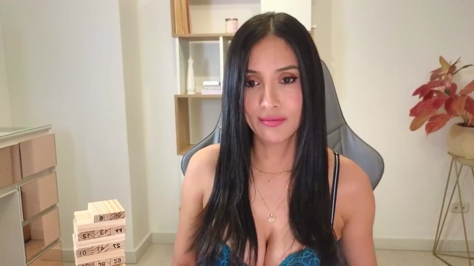 Gallery image thumbnail from PaulaFer's myfreecams stream on, 05/03/2026, 07:00 image 10 of 20