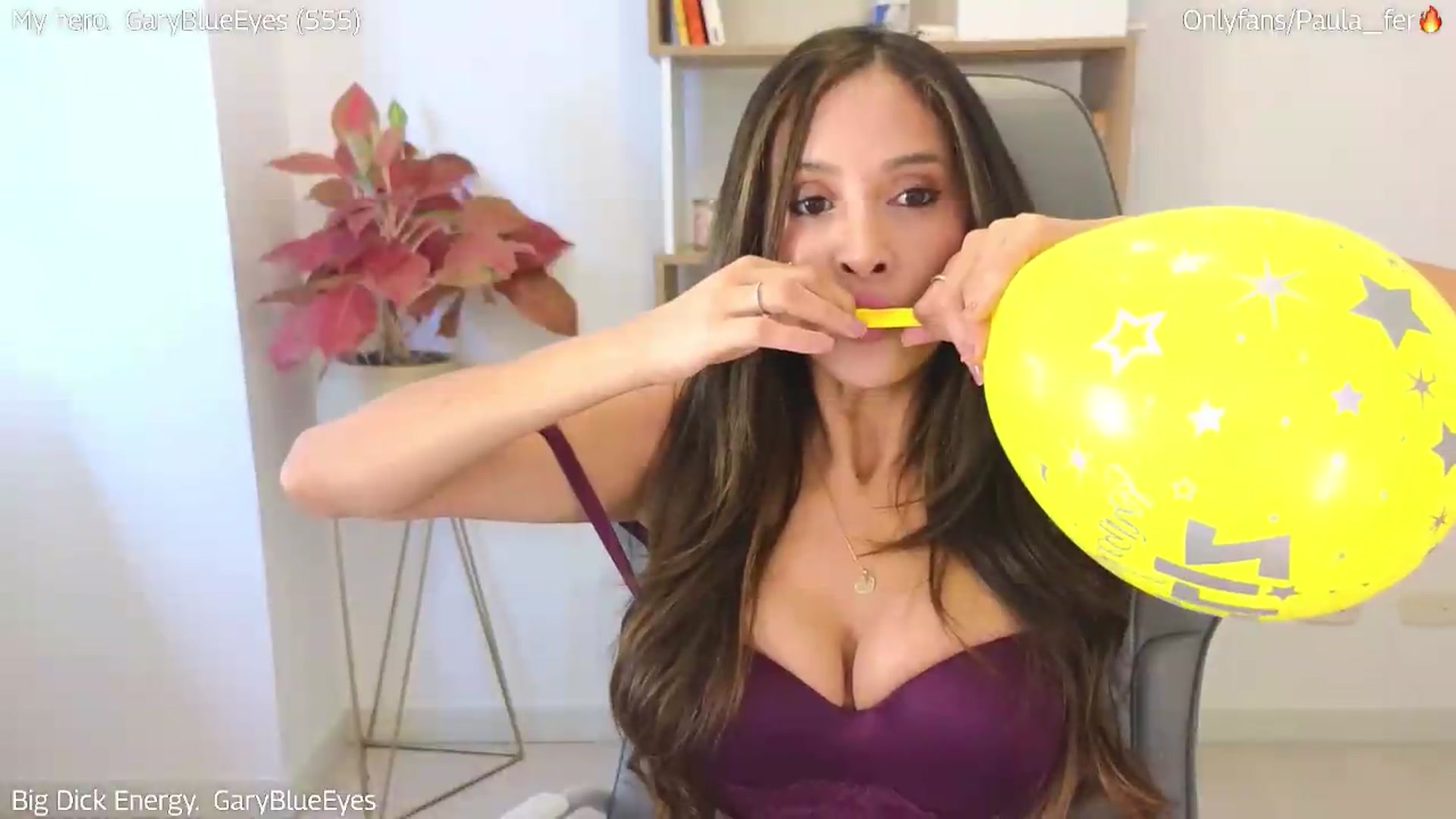Gallery image thumbnail from PaulaFer's myfreecams stream on, 07/06/2026, 06:25 image 11 of 20