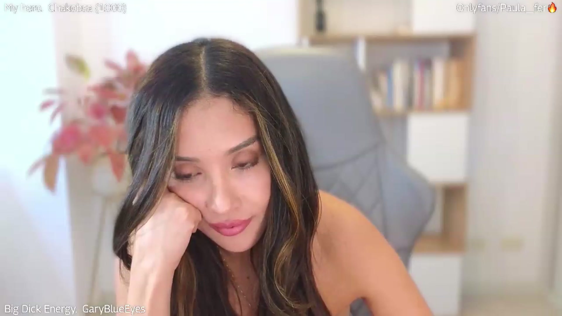Gallery image thumbnail from PaulaFer's myfreecams stream on, 08/08/2026, 06:25 image 18 of 20