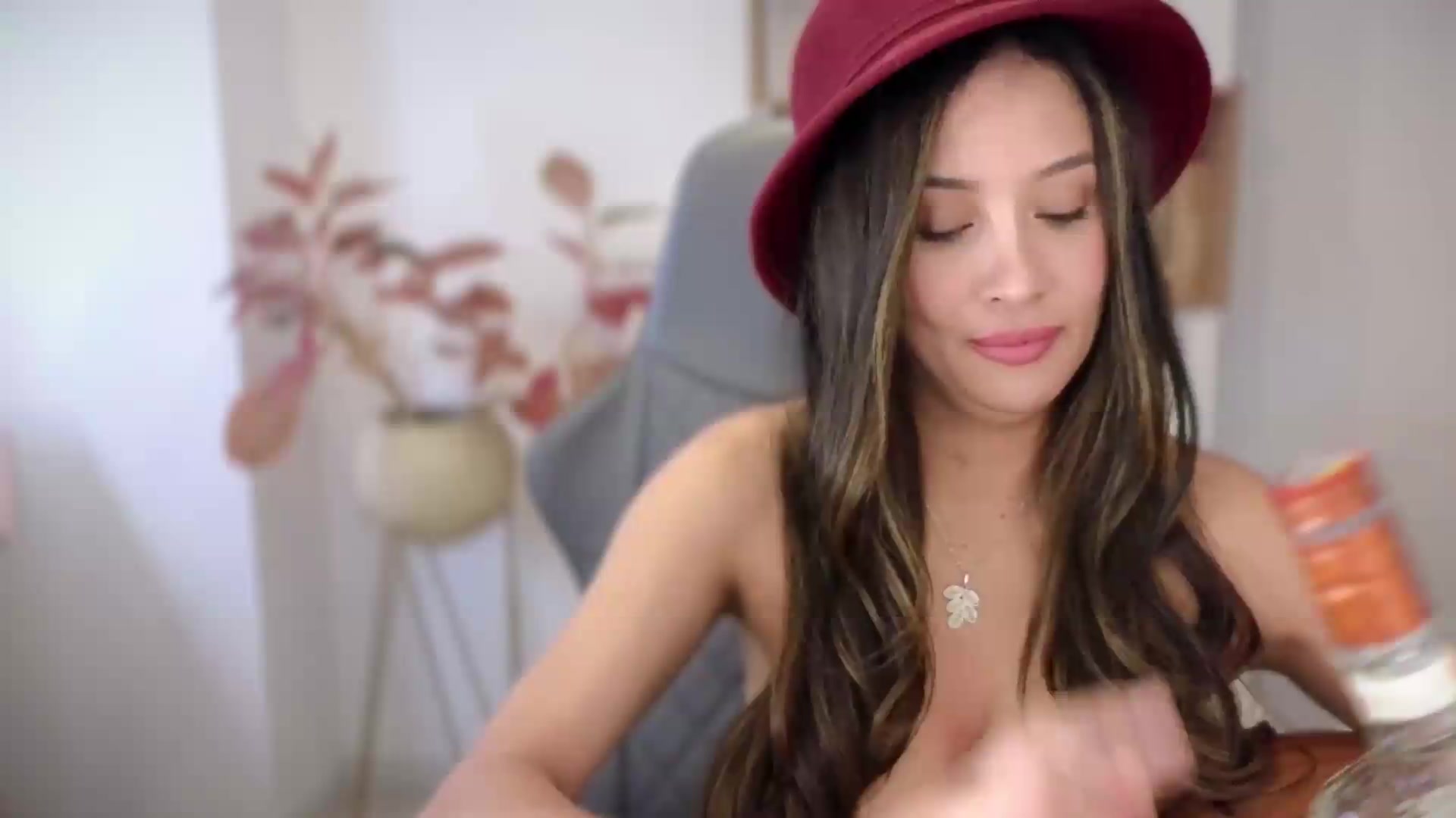 Gallery image thumbnail from PaulaFer's myfreecams stream on, 08/29/2026, 07:30 image 20 of 20