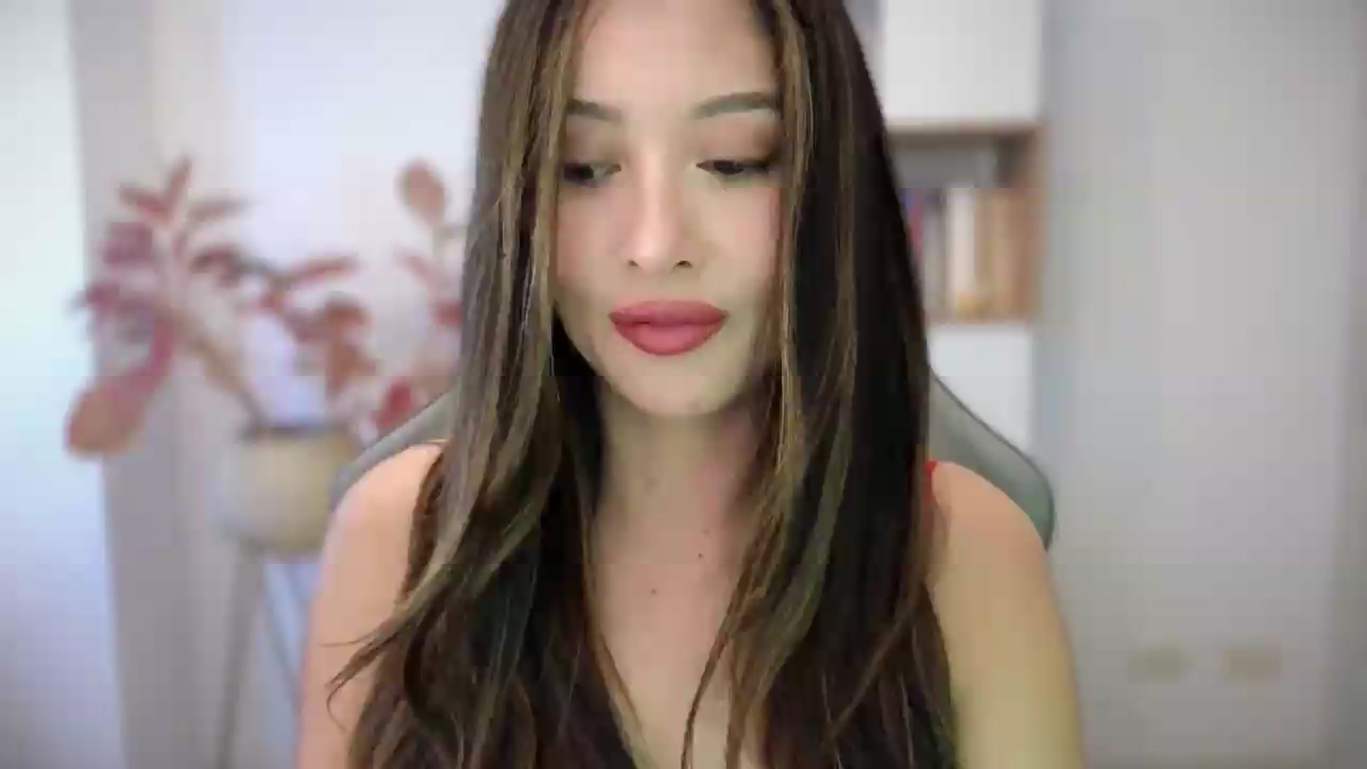 Gallery image thumbnail from PaulaFer's myfreecams stream on, 08/30/2026, 05:11 image 13 of 20