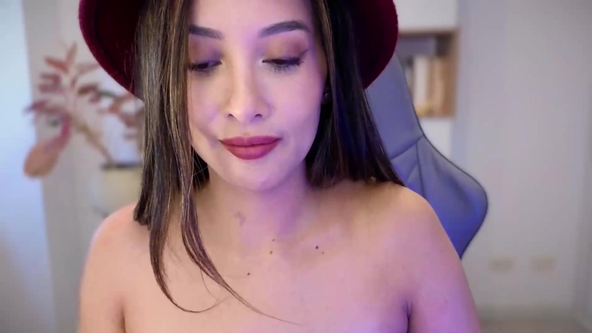 Gallery image thumbnail from PaulaFer's myfreecams stream on, 08/30/2026, 08:03 image 16 of 20