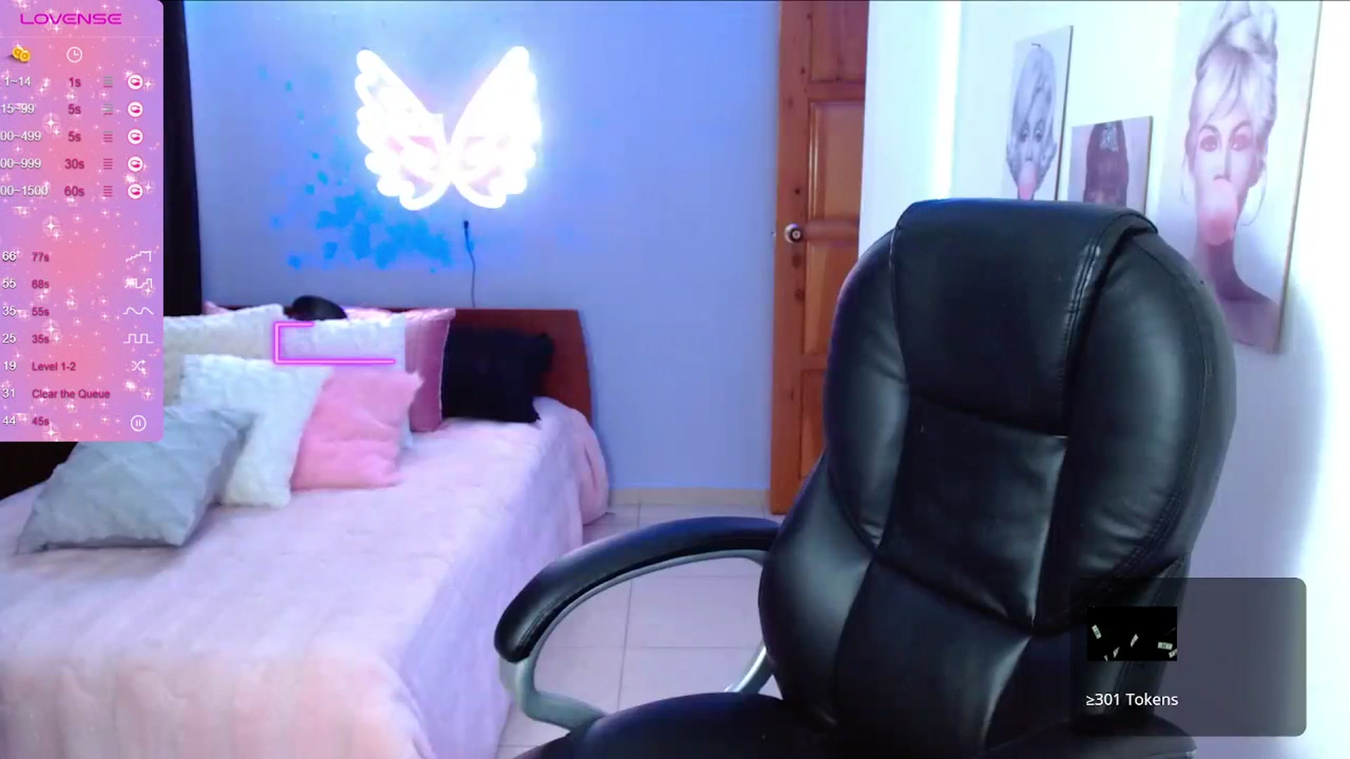 Gallery image thumbnail from Paulina2700's myfreecams stream on, 10/27/2023, 15:01 image 12 of 20