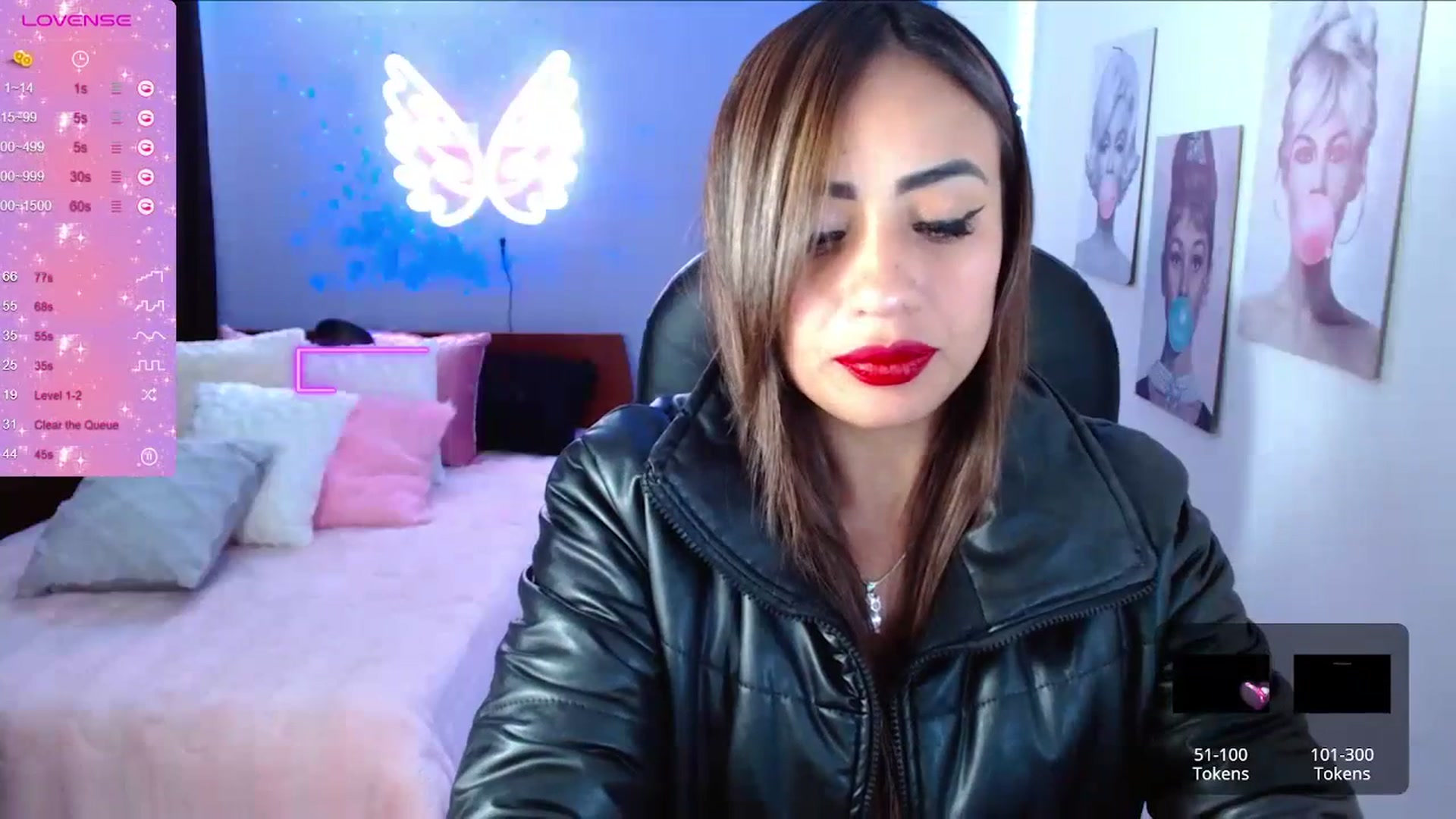 Gallery image thumbnail from Paulina2700's myfreecams stream on, 10/27/2023, 15:01 image 19 of 20