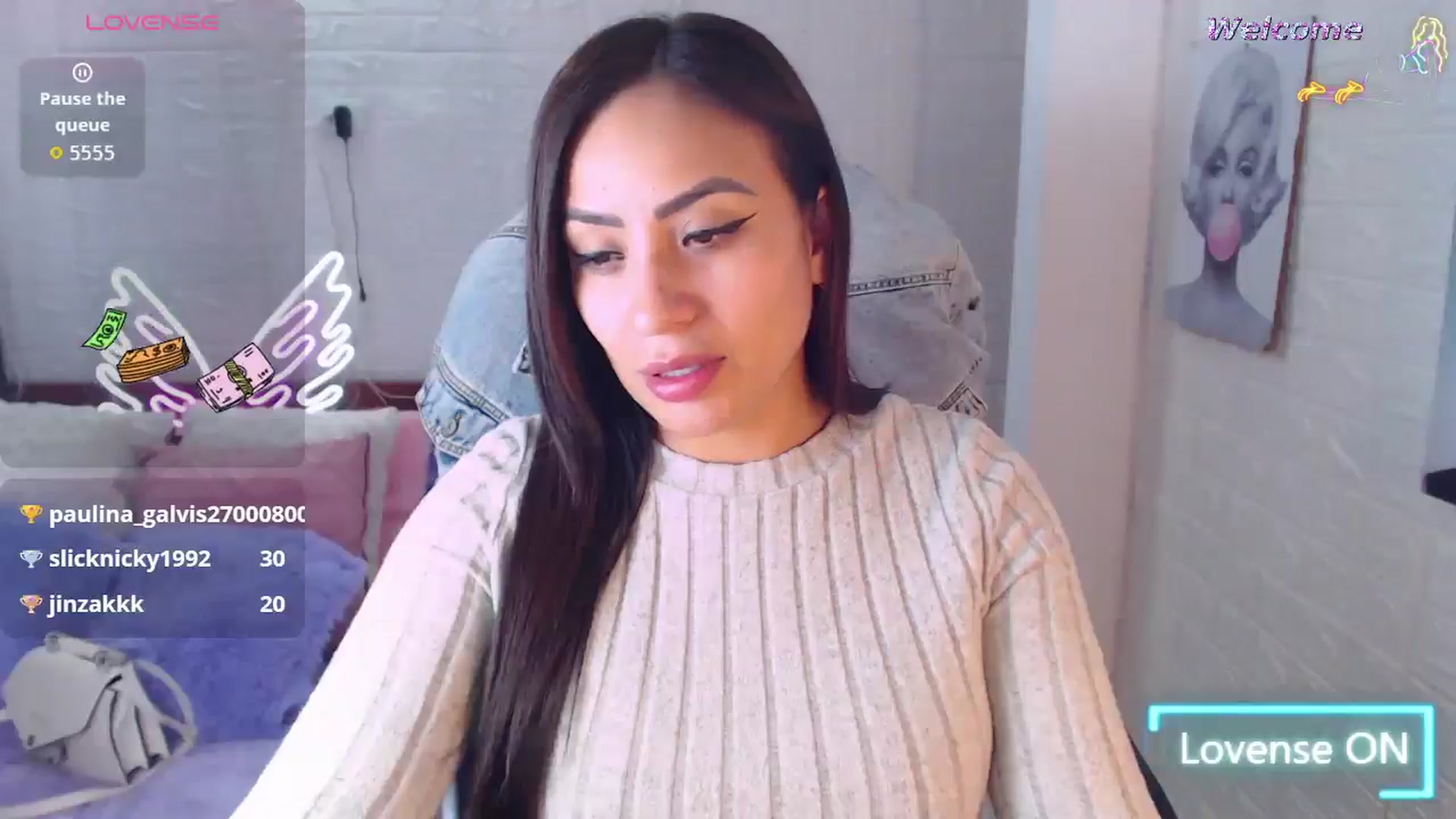 Gallery image thumbnail from Paulina2700's myfreecams stream on, 04/05/2026, 20:36 image 7 of 20