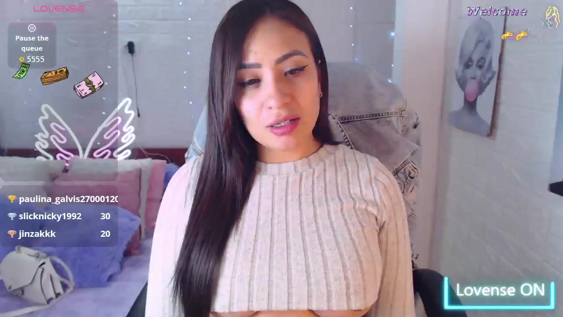 Gallery image thumbnail from Paulina2700's myfreecams stream on, 04/05/2026, 20:36 image 14 of 20