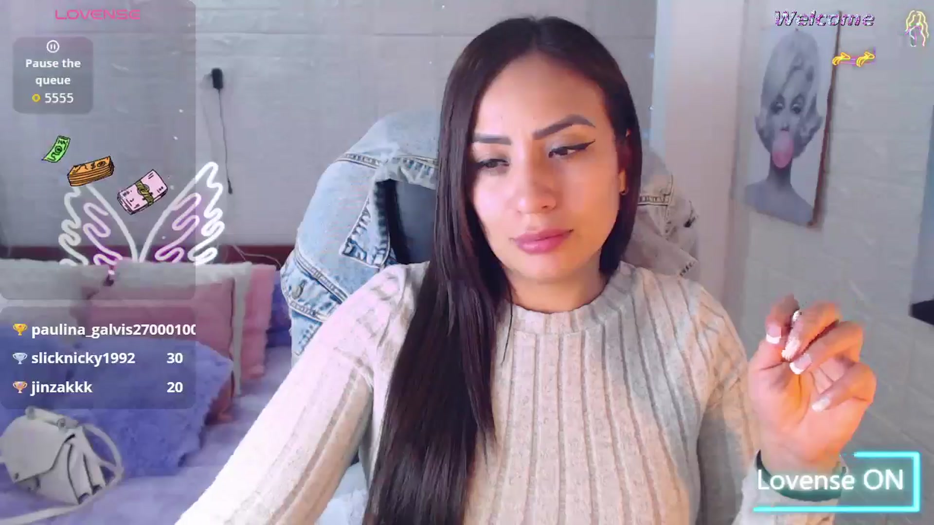 Gallery image thumbnail from Paulina2700's myfreecams stream on, 04/05/2026, 20:36 image 9 of 20