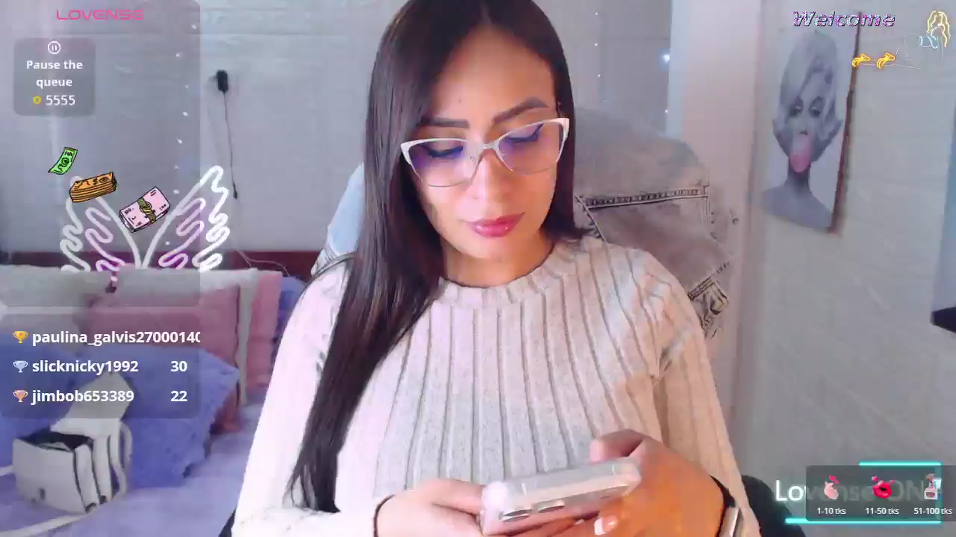 Gallery image thumbnail from Paulina2700's myfreecams stream on, 04/05/2026, 20:36 image 20 of 20