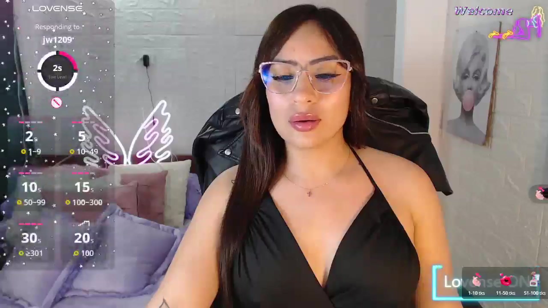 Gallery image thumbnail from Paulina2700's myfreecams stream on, 04/25/2026, 16:07 image 8 of 20
