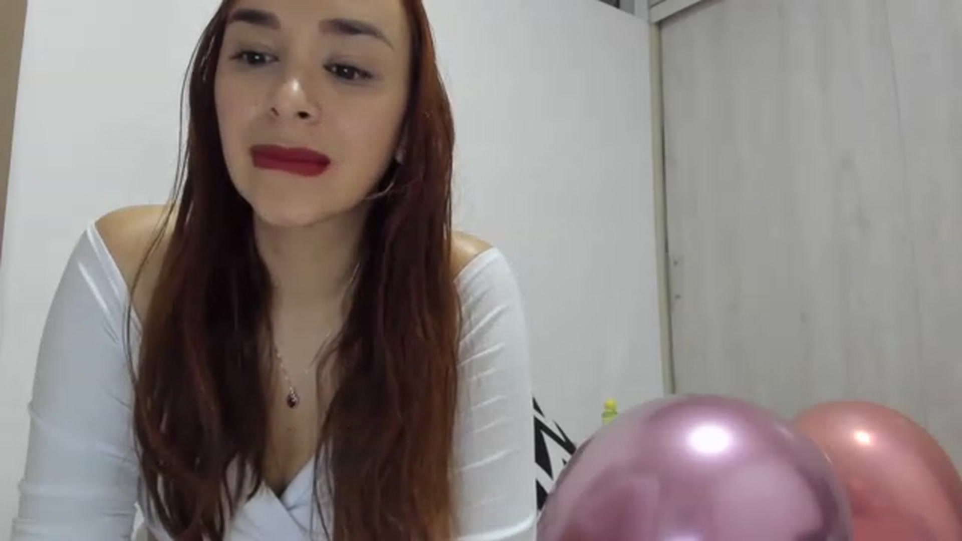 Gallery image thumbnail from PaulinaSoler's myfreecams stream on, 12/21/2022, 01:36 image 3 of 20