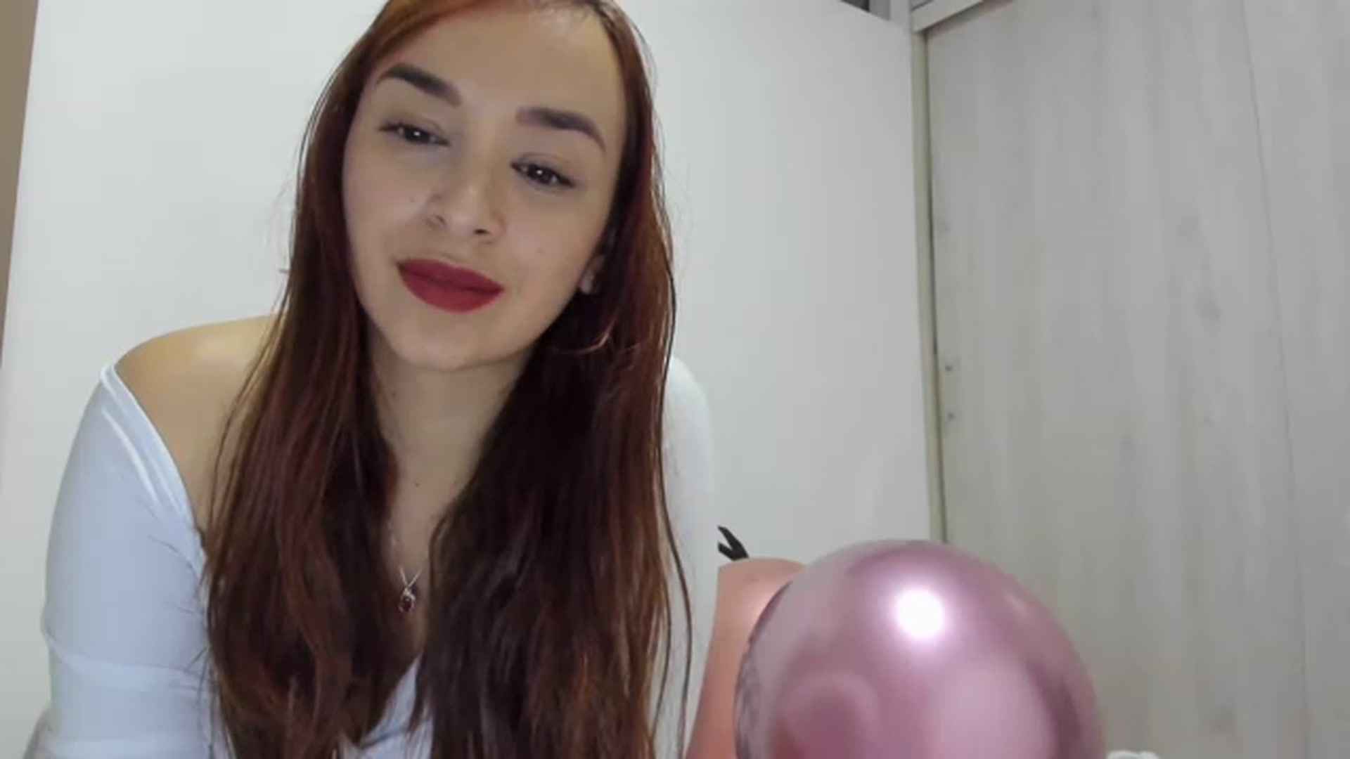 Gallery image thumbnail from PaulinaSoler's myfreecams stream on, 12/21/2022, 01:36 image 18 of 20