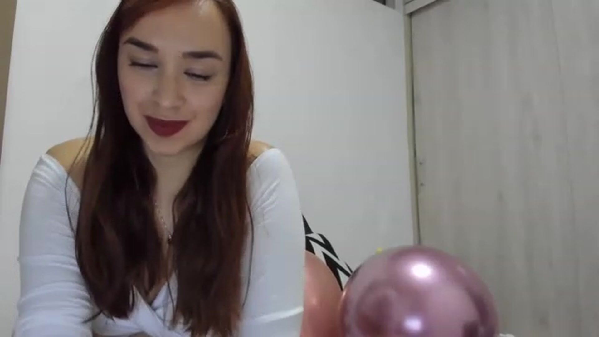 Gallery image thumbnail from PaulinaSoler's myfreecams stream on, 12/21/2022, 01:36 image 9 of 20