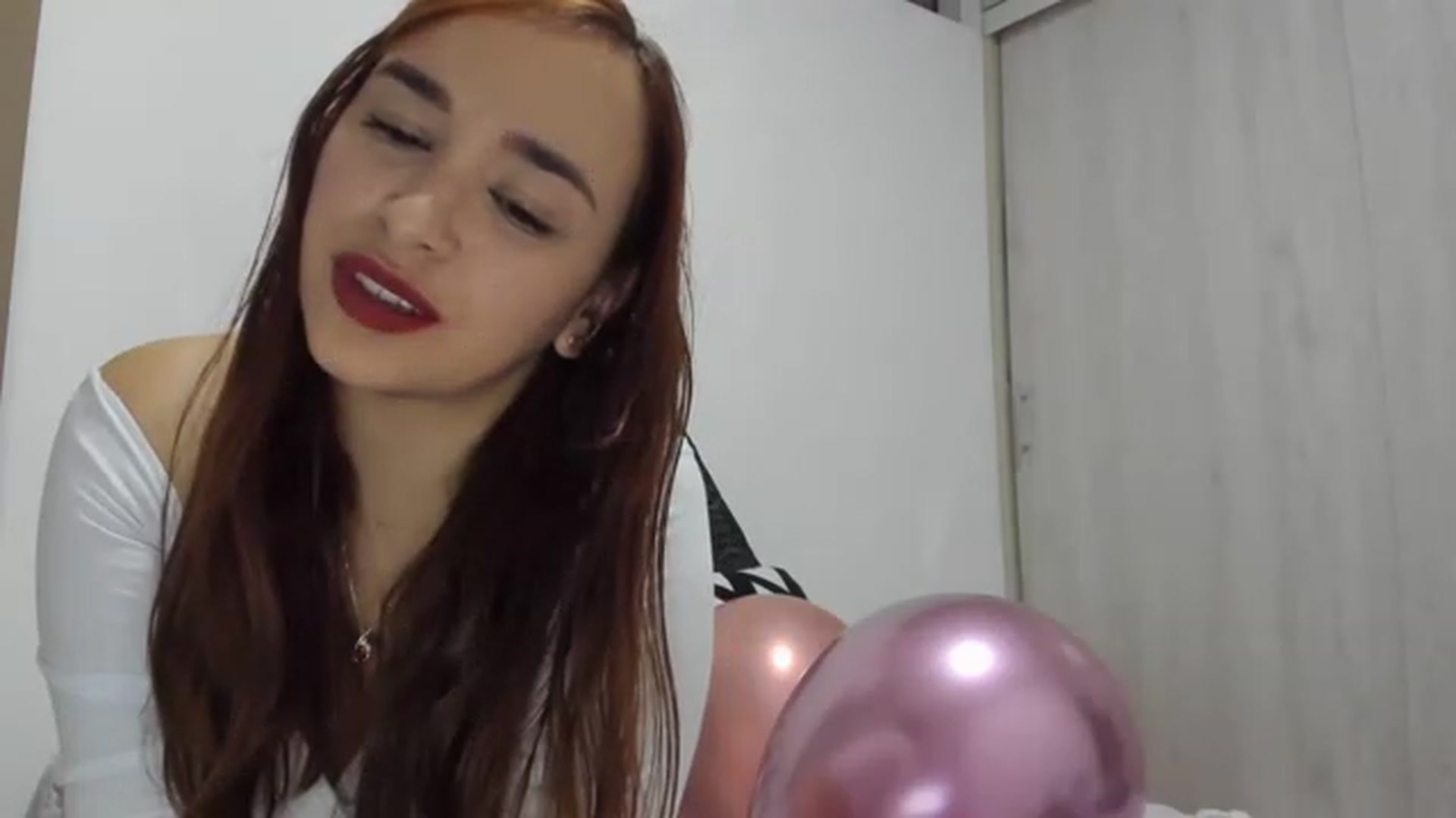 Gallery image thumbnail from PaulinaSoler's myfreecams stream on, 12/21/2022, 01:36 image 13 of 20