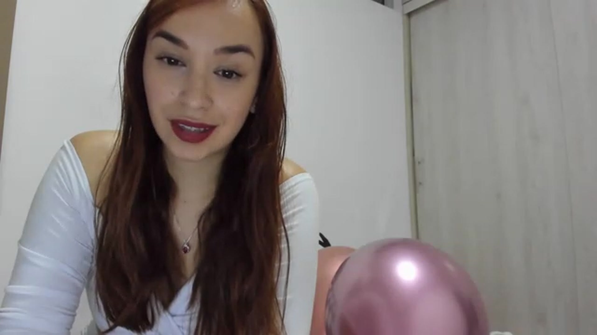 Gallery image thumbnail from PaulinaSoler's myfreecams stream on, 12/21/2022, 01:36 image 17 of 20