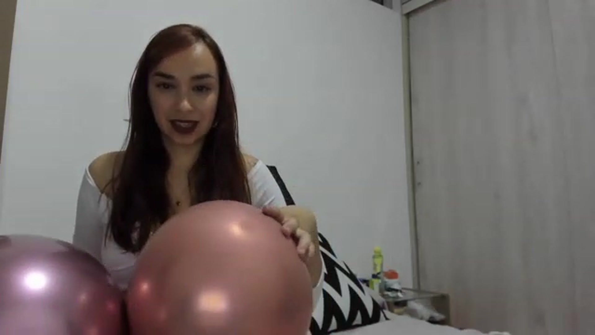 Gallery image thumbnail from PaulinaSoler's myfreecams stream on, 12/21/2022, 01:36 image 5 of 20