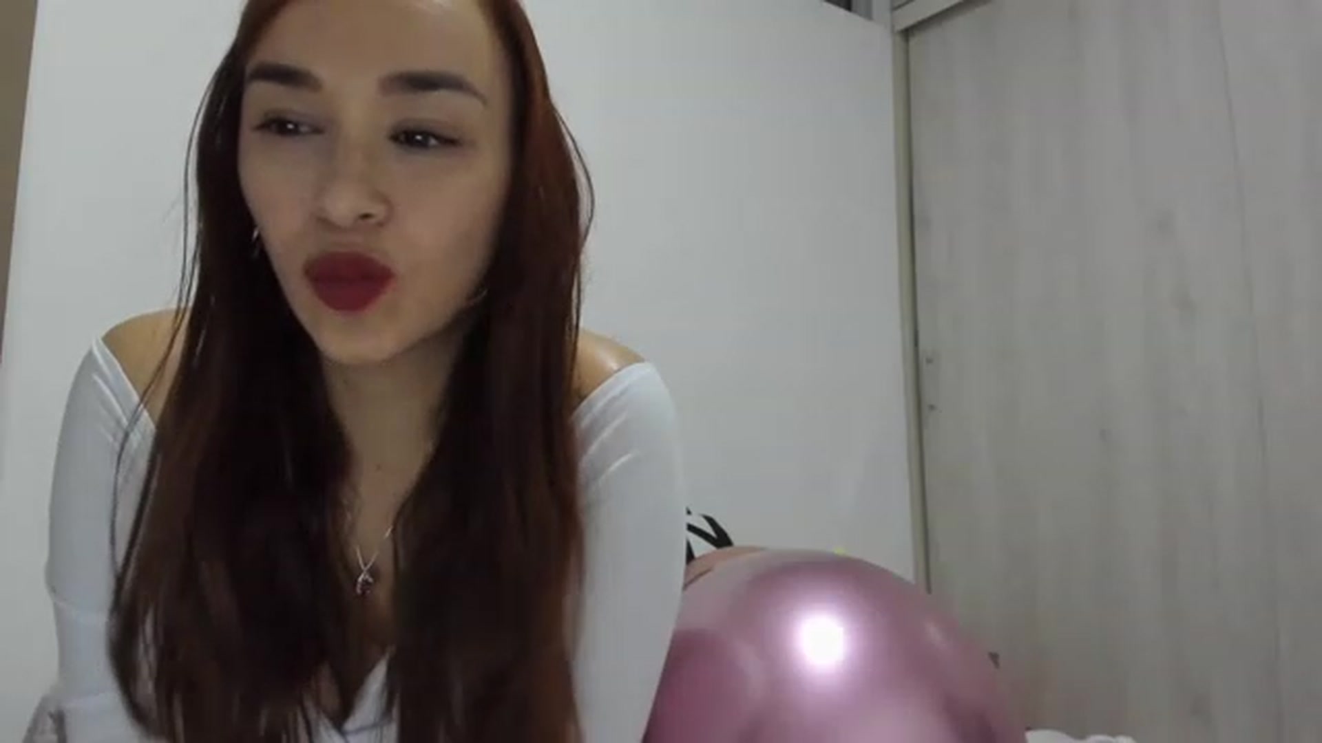 Gallery image thumbnail from PaulinaSoler's myfreecams stream on, 12/21/2022, 01:36 image 14 of 20