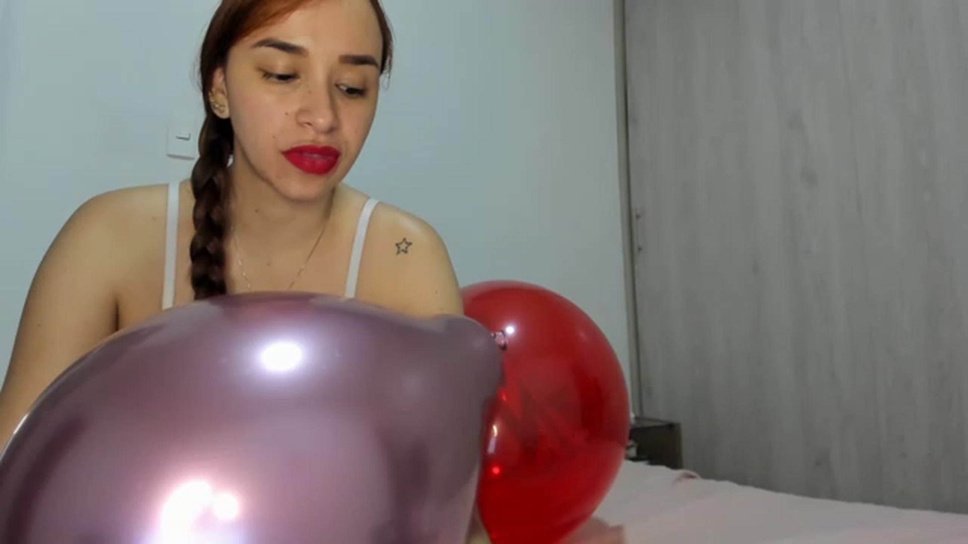 Gallery image thumbnail from PaulinaSoler's myfreecams stream on, 12/28/2022, 02:07 image 17 of 20