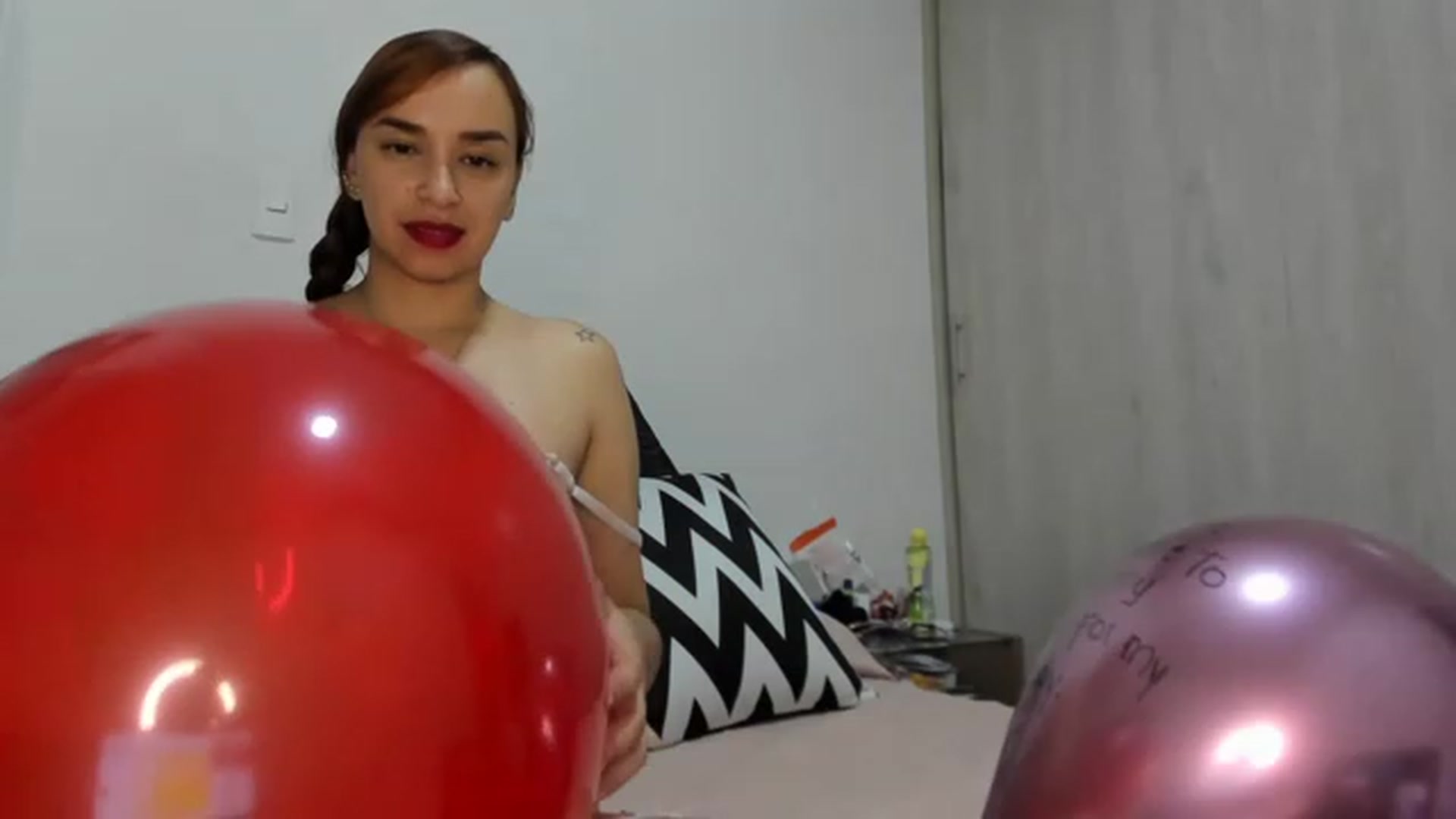 Gallery image thumbnail from PaulinaSoler's myfreecams stream on, 12/28/2022, 03:17 image 8 of 20