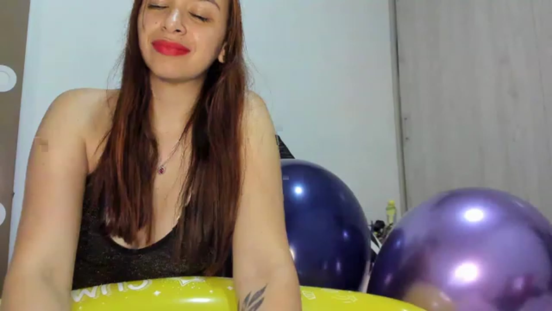 Gallery image thumbnail from PaulinaSoler's myfreecams stream on, 12/31/2022, 02:55 image 2 of 20