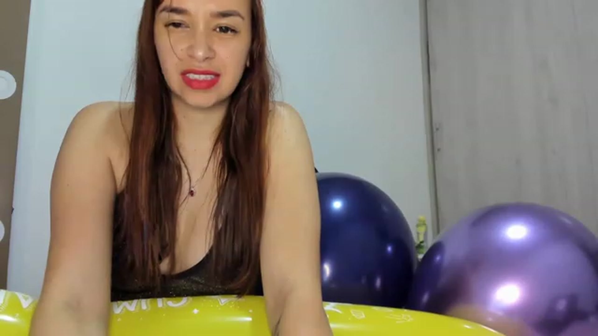 Gallery image thumbnail from PaulinaSoler's myfreecams stream on, 12/31/2022, 02:55 image 6 of 20