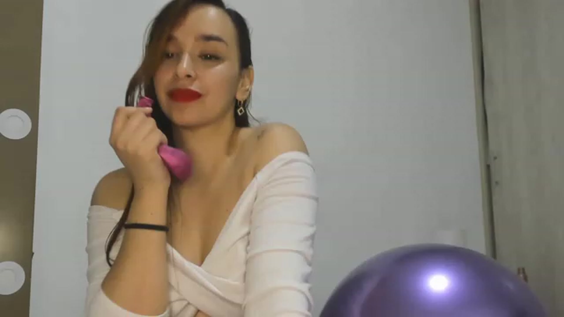 Gallery image thumbnail from PaulinaSoler's myfreecams stream on, 05/26/2023, 04:22 image 10 of 20