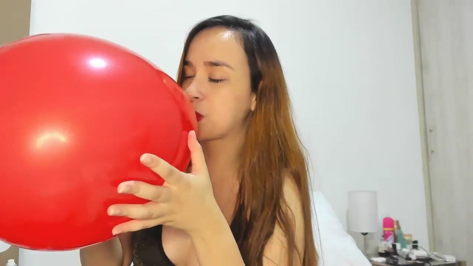 Gallery image thumbnail from PaulinaSoler's myfreecams stream on, 08/01/2023, 02:36 image 3 of 20