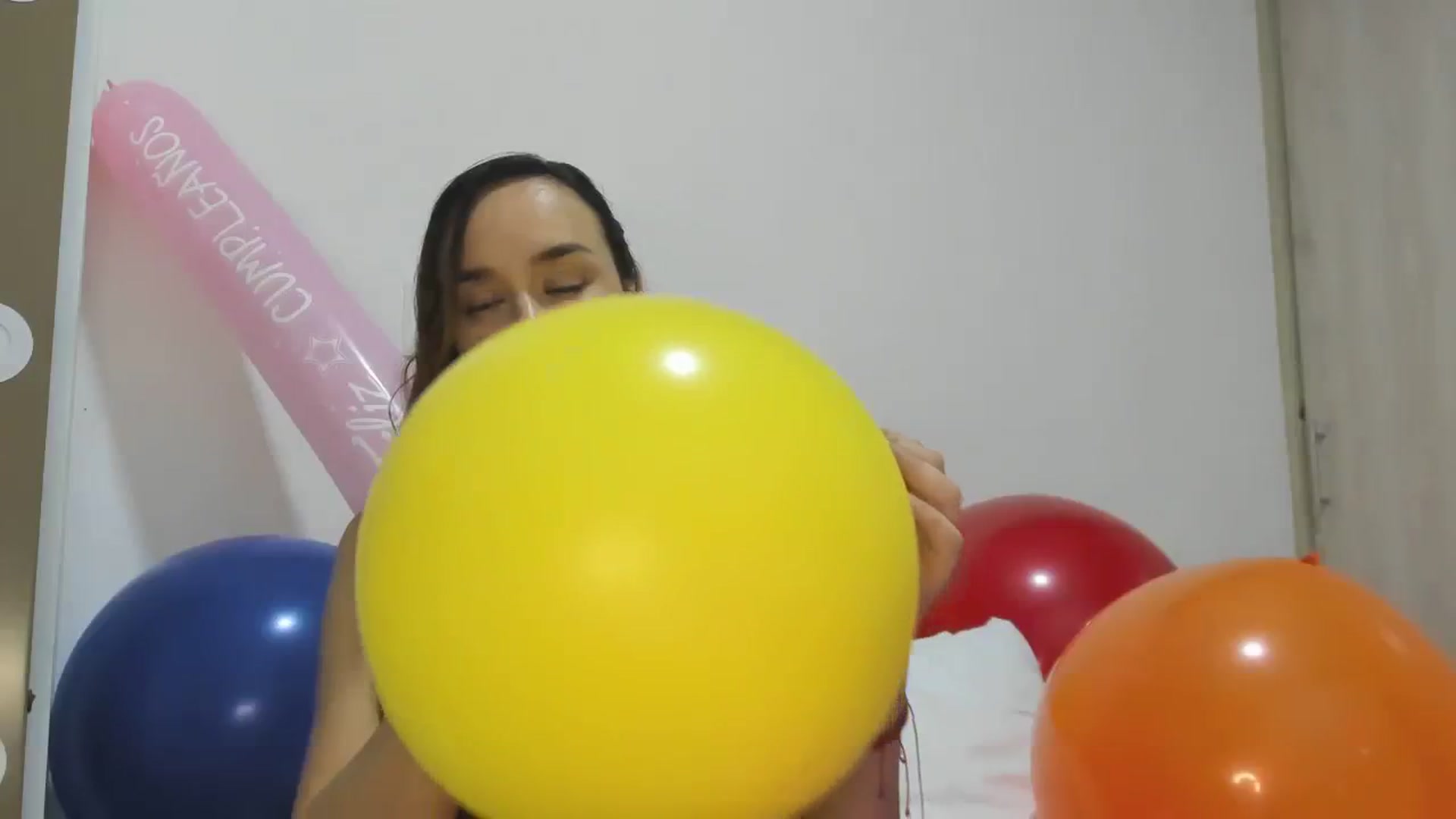Gallery image thumbnail from PaulinaSoler's myfreecams stream on, 08/03/2023, 05:28 image 2 of 20