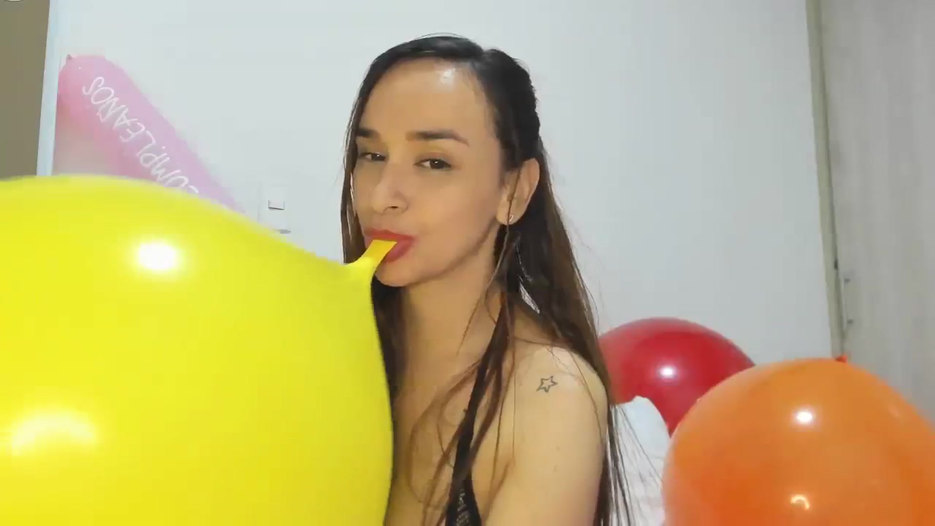 Gallery image thumbnail from PaulinaSoler's myfreecams stream on, 08/03/2023, 05:28 image 3 of 20