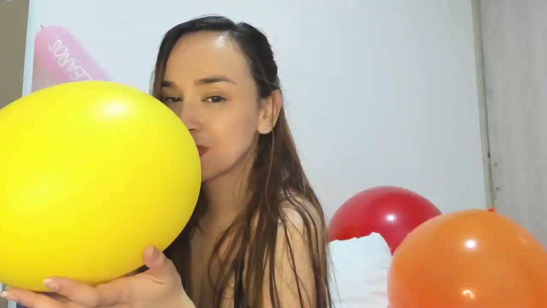 Gallery image thumbnail from PaulinaSoler's myfreecams stream on, 08/03/2023, 05:28 image 1 of 20
