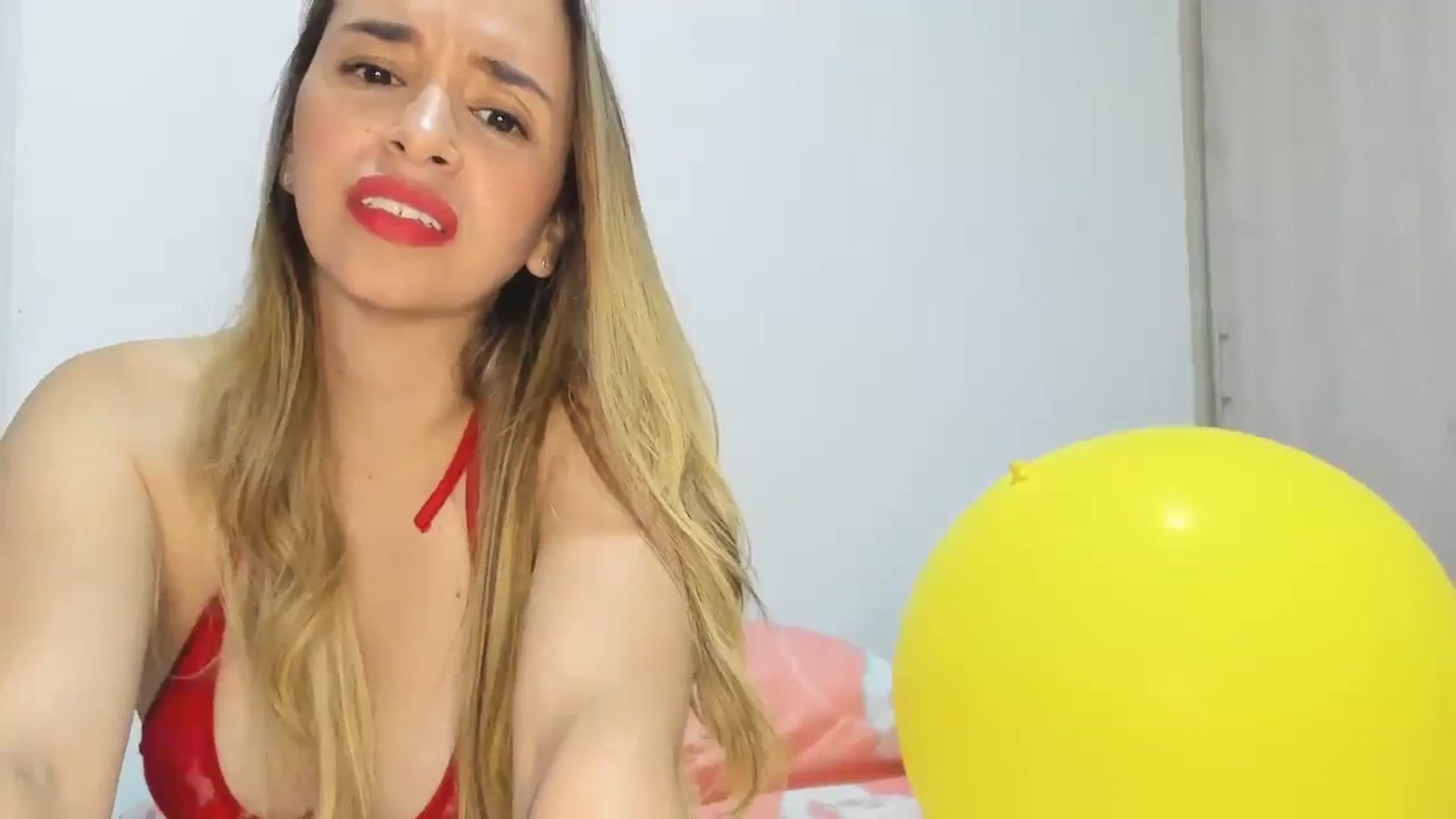 Gallery image thumbnail from PaulinaSoler's myfreecams stream on, 08/13/2023, 01:36 image 15 of 20