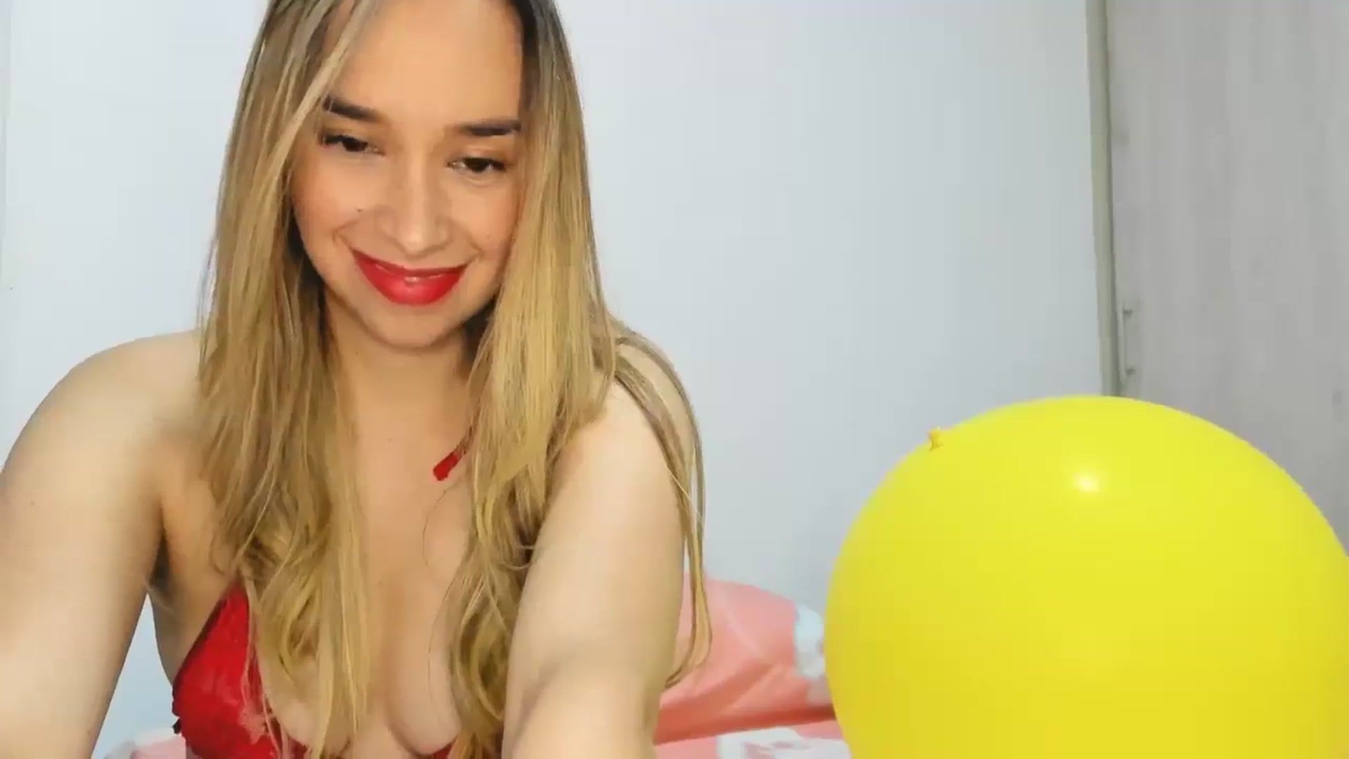 Gallery image thumbnail from PaulinaSoler's myfreecams stream on, 08/13/2023, 01:36 image 11 of 20