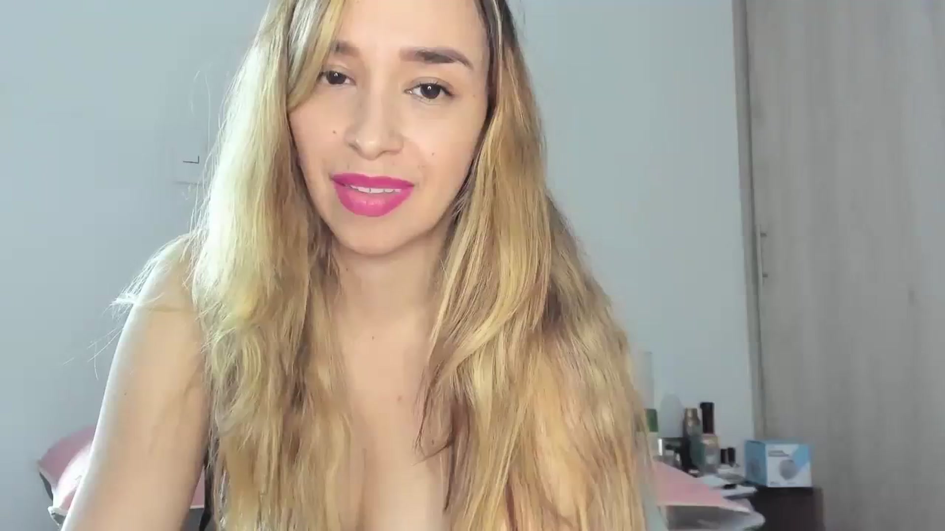 Gallery image thumbnail from PaulinaSoler's myfreecams stream on, 08/22/2023, 24:21 image 20 of 20